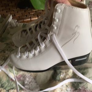 Girls ice skates